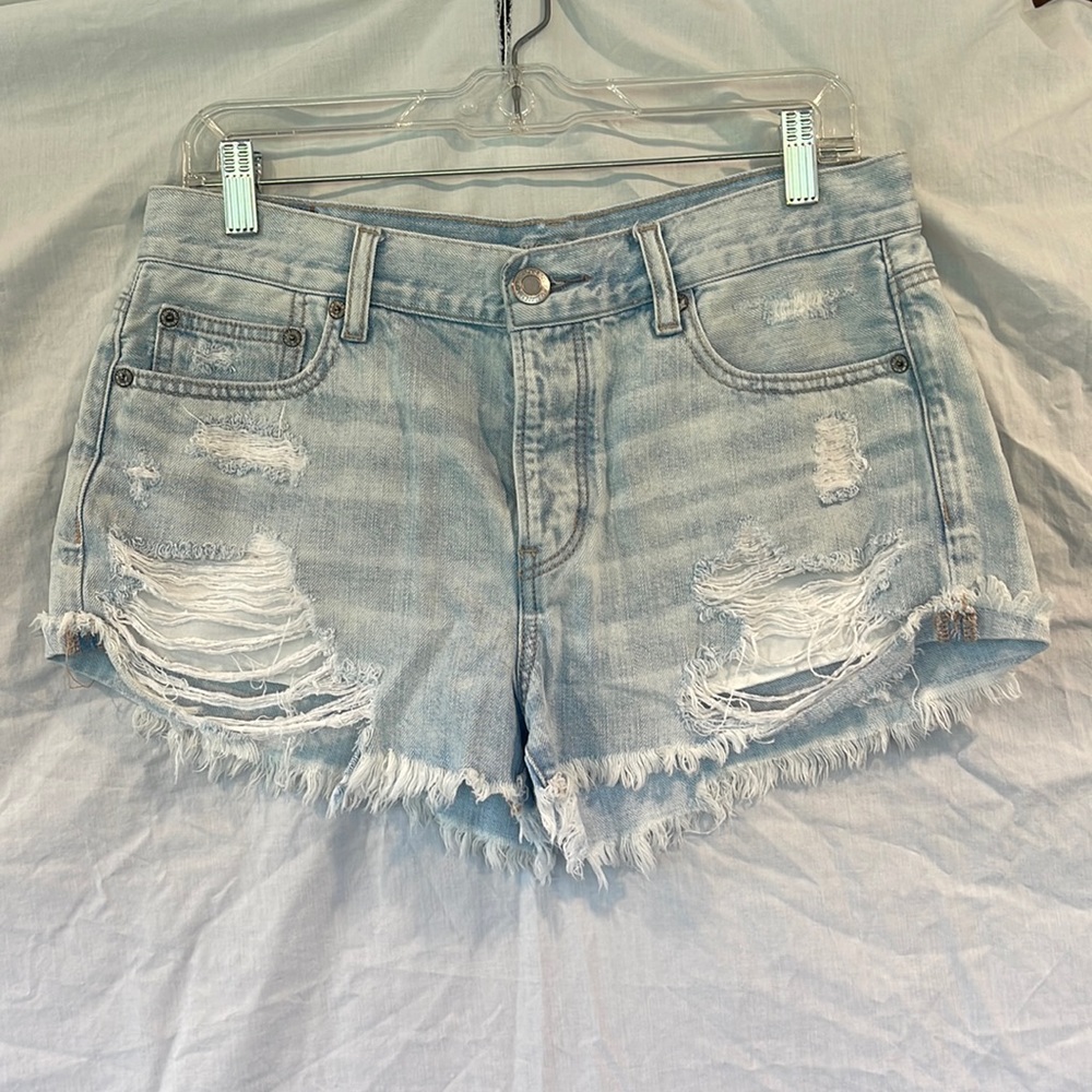 Women’s American Eagle “Tomgirl Shortie” Jean Shorts
